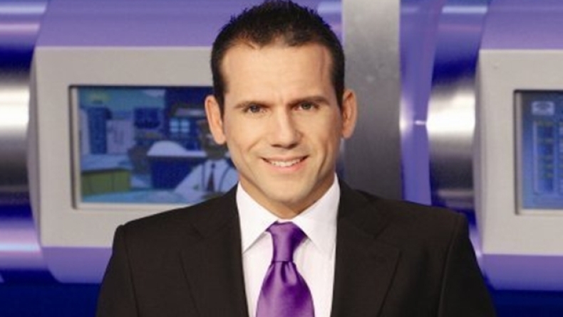 Παρουσιαστής ειδήσεων ολόγυμνος στην παραλία!