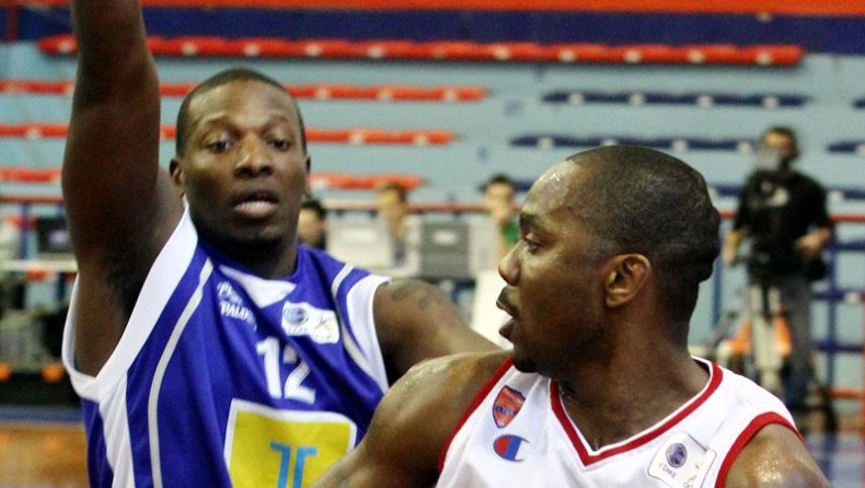 Σκούπισε και... τα μάρμαρα!