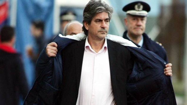 «Μέσα» και ο Κωστίκος