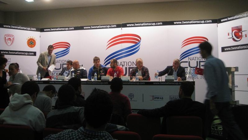 Η πλάκα των κουμπάρων