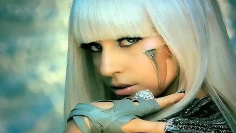 H άγκυρα της Gaga!