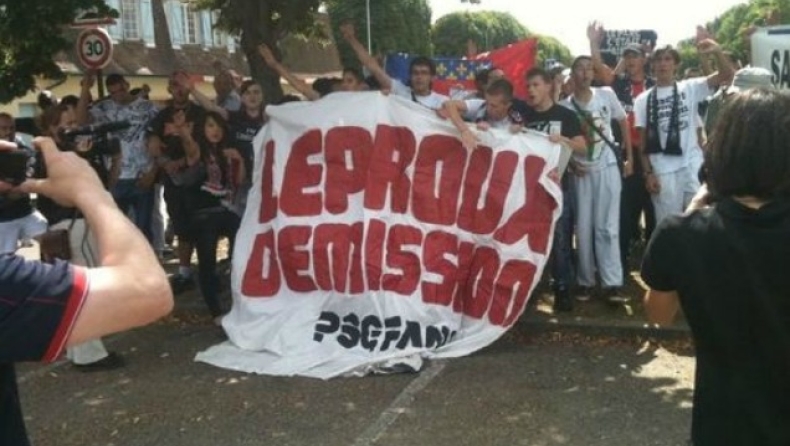 «Λεπρού παραιτήσου»!