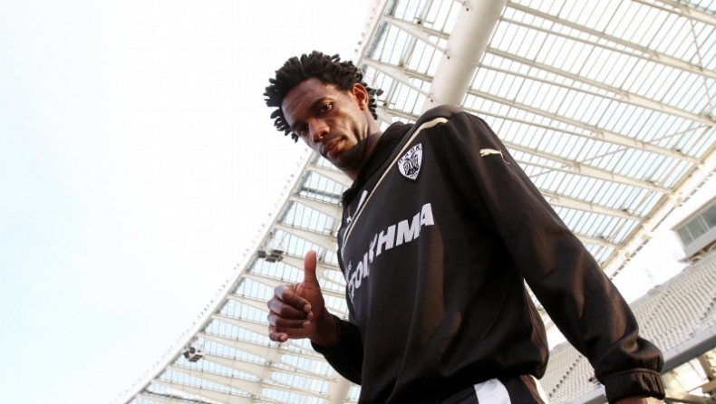 Λίνο: «Να προσφέρω χαρές»