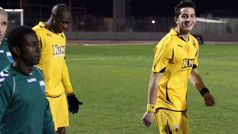 Μανωλάς: «Παίζουμε για τη φανέλα της ΑΕΚ»