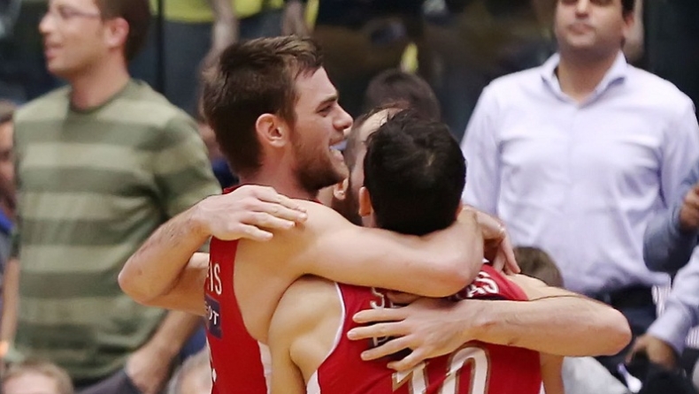 «Χτυπάμε το κεφάλι μας»