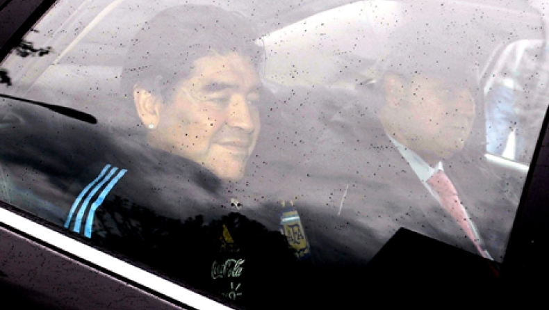 Τράκαρε με λεωφορείο ο Μαραντόνα