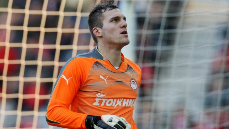 Ανανεώνει με Μέγιερι