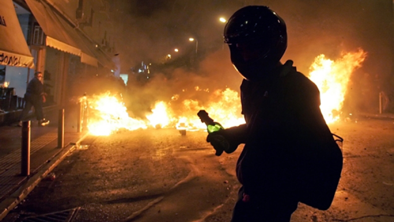 Γιατί πέφτουν Μολότοφ;