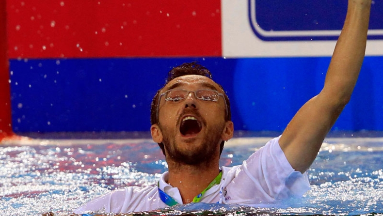 Μορφέσης: «Να ακουστεί ο ύμνος»