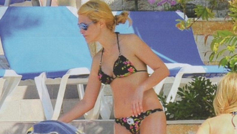 H Nατάσα με μπικίνι! (pics)