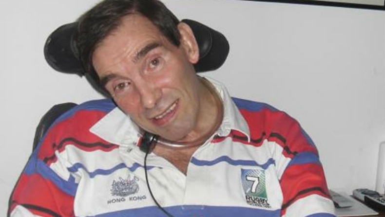 Έγραψε με τα... μάτια στο twitter!