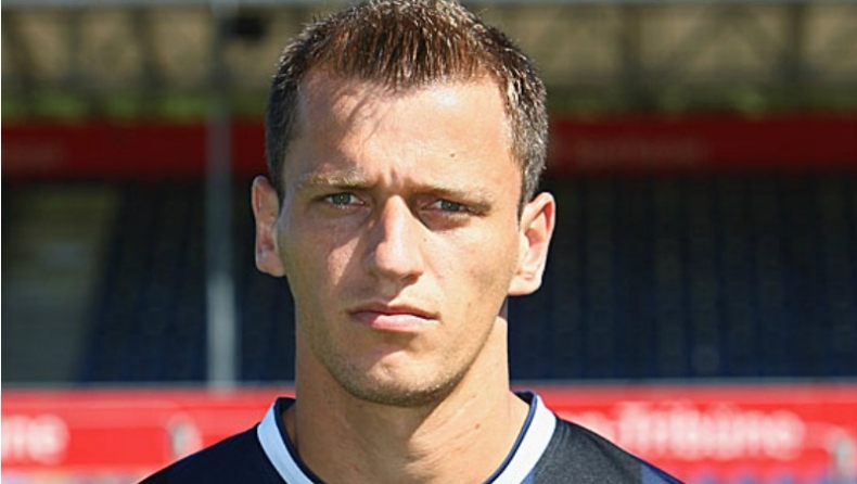 Κλείνει Σκέμπρι, Κούκι ο Πανιώνιος