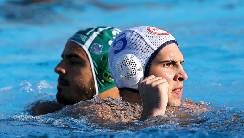 «Όλα για την ερυθρόλευκη χούντα»