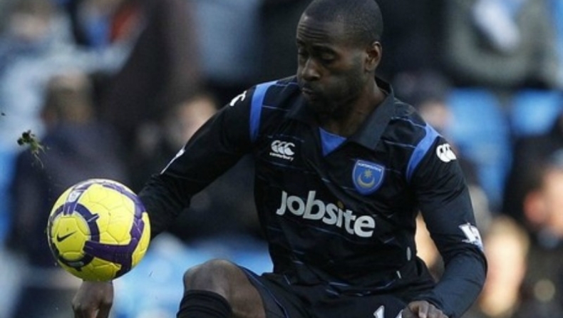 Περιμένει να του... λύσουν τα χέρια!