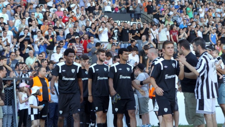 Ο νέος είναι ωραίος