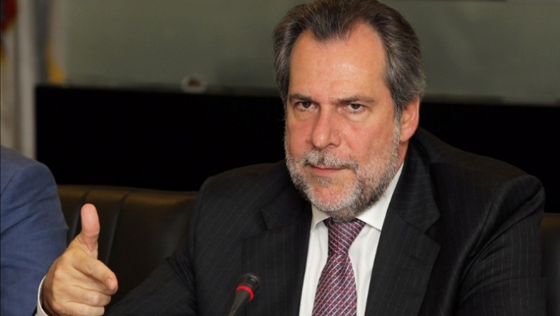 Δυσαρέσκεια για Παπουτσή