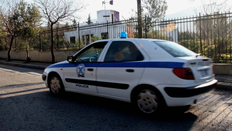 «Γάζωσαν» αυτοκίνητο τα ξημερώματα