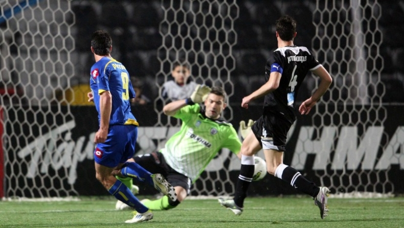 Περόνε, Αθανασιάδης τα βραβεία