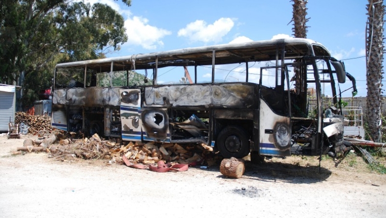 Συνελήφθησαν οι εμπρηστές του πούλμαν