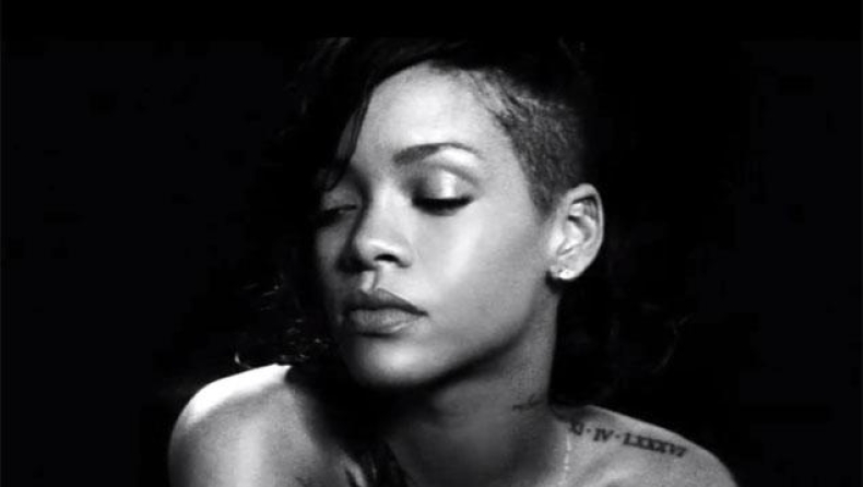 Η Ριάνα παρουσιάζει το "Diamonds" (pics)