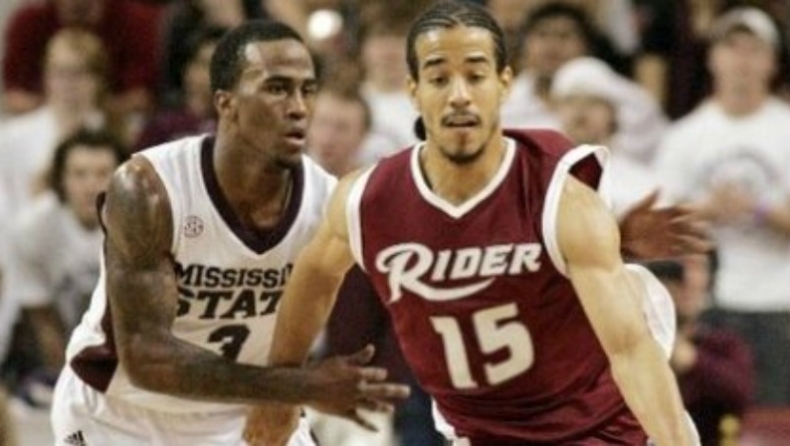 Κοντά σε Ρόμπινσον το Μαρούσι