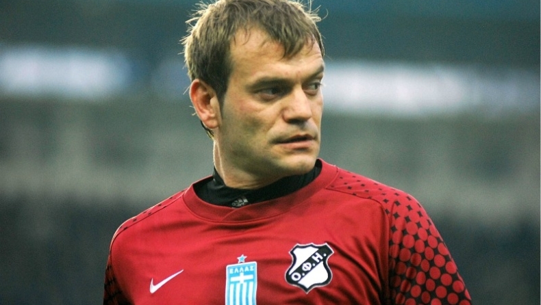 Πιάνει... λιμάνι ο Κάρολ!