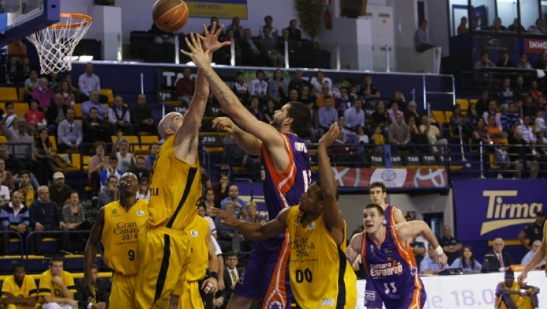 Κοιτάζει Φαβεράνι η Μπαρτσελόνα