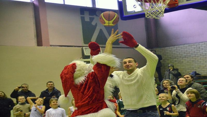 Βαλαντσιούνας vs Santa Claus (vid)
