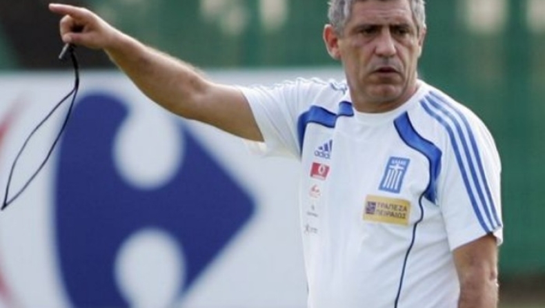 Έρχεται και υπογράφει