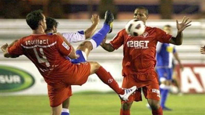 «Στραβό» το κλίμα στο «Πιθχουάν» (vid)