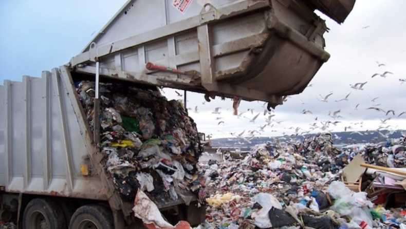 «Αντί για ταξί, σκουπιδιάρα;»