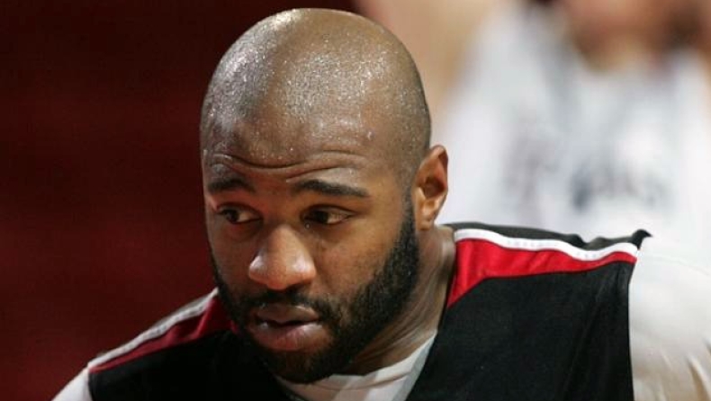 Στην Τσιμπόνα ο Ελ Αμίν