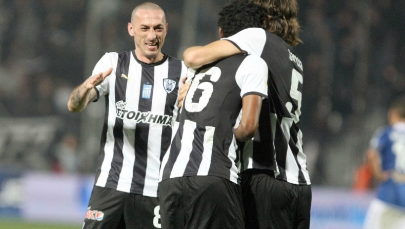 Τα πλέι οφ κοιτάει ο Τσιρίλο