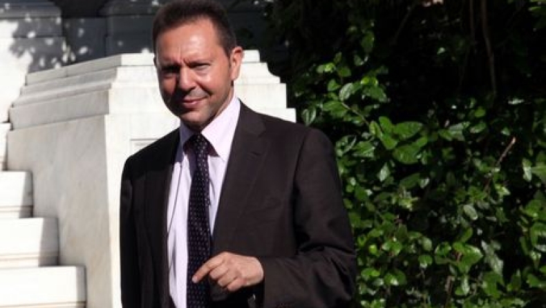 «Κενό» μεταξύ Στουρνάρα και τρόικα