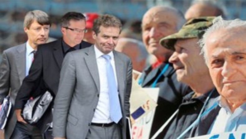 Θέλουν «μαχαίρι» και στις 700άρες συντάξεις!