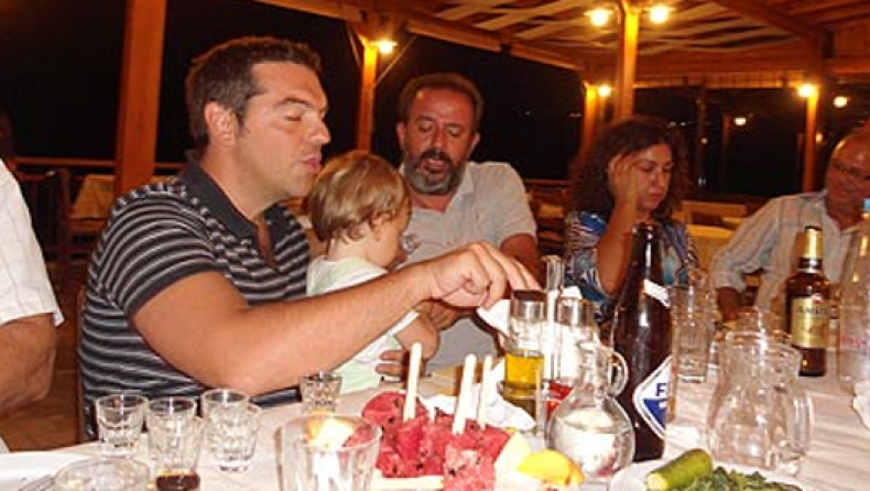Στην Κρήτη η οικογένεια Τσίπρα (pic)