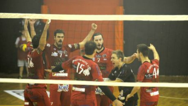 Γλυκιά ήττα και κούπα για Παναχαϊκή