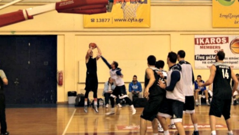 Με το δεξί ο Ίκαρος Καλλιθέας, όχι το Περιστέρι