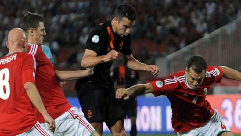 Περιμένουν τον Φαν Πέρσι