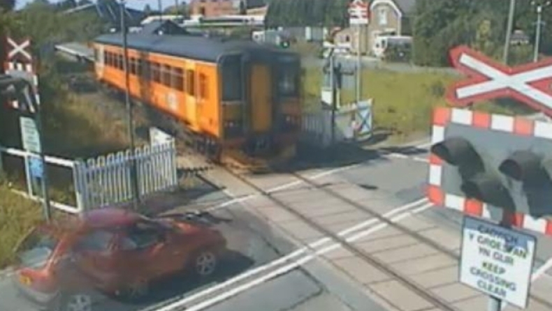 Γλίτωσε παρά... τρίχα! (vid)