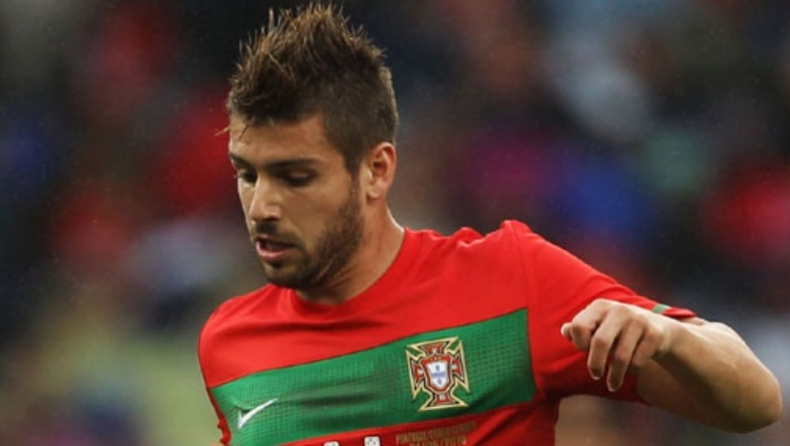 Μιγκέλ Βελόσο για τη μεσαία γραμμή