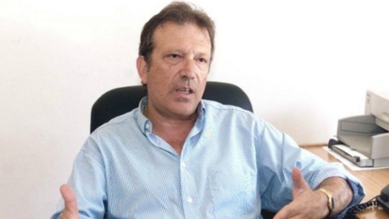 Βεζυρτζής: «Να μείνει ο Μαρκόπουλος»