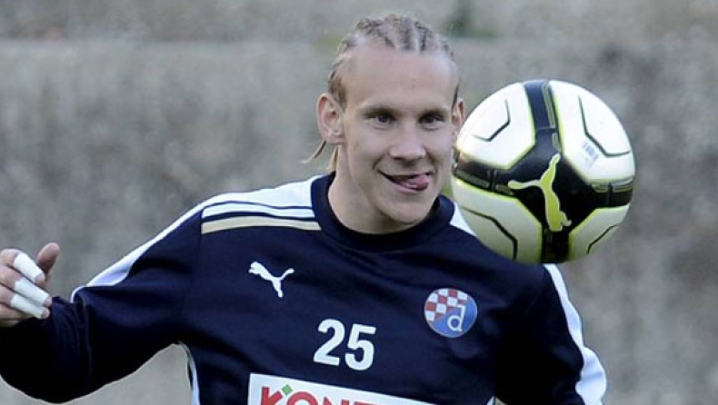 Τον πέταξε από το πούλμαν...