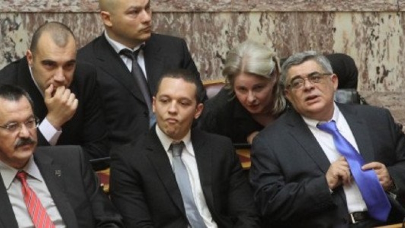 Χ.Α: Κυκλοφορούν κι οπλοφορούν