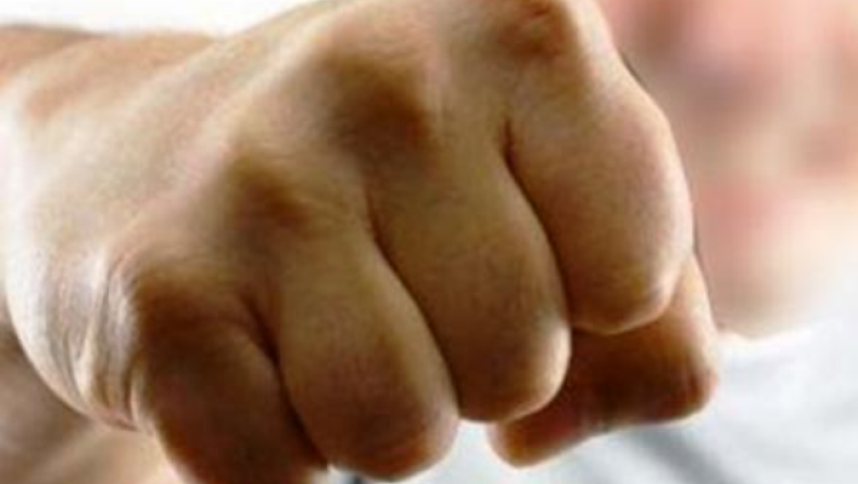 Ταξιτζής έδειρε αστυνομικό!