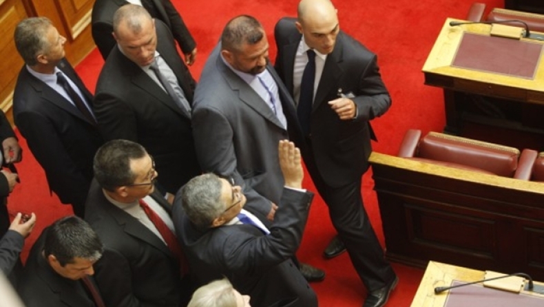 H είσοδος της Χρυσής Αυγής! (vid+pics)