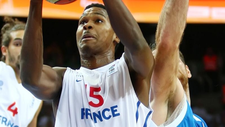 Αφήνει Μάρκοτα και πάει για Ζελαμπάλ