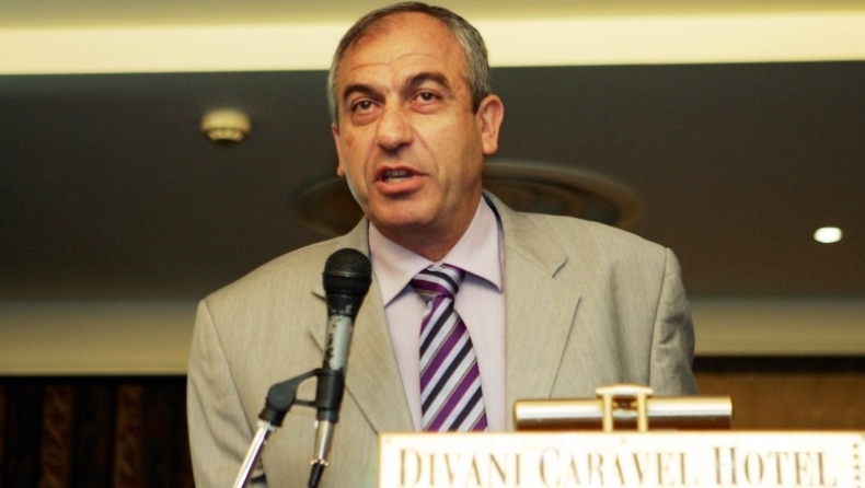 Σπάθας: «Κάποιοι πρέπει να κόψουν τα… ληγμένα»