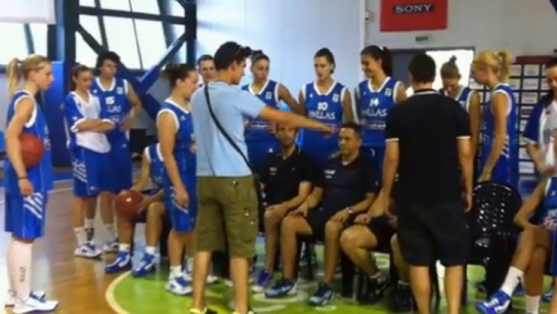 «Γαλανόλευκη» φωτογράφιση (vids)