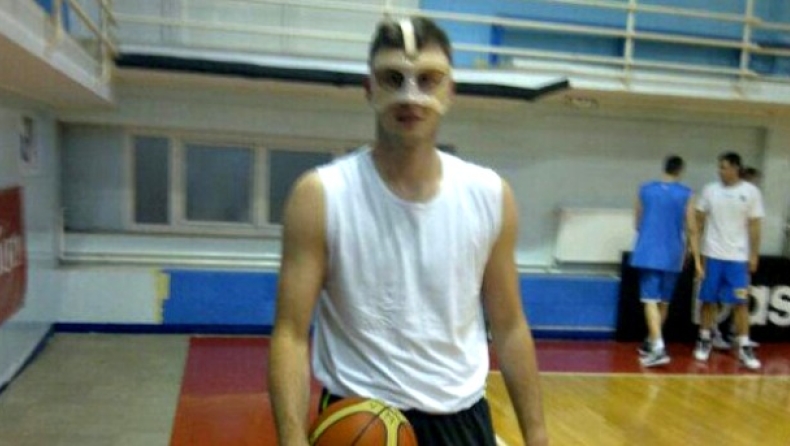 Ο μασκοφόρος Βελίτσκοβιτς (pic)